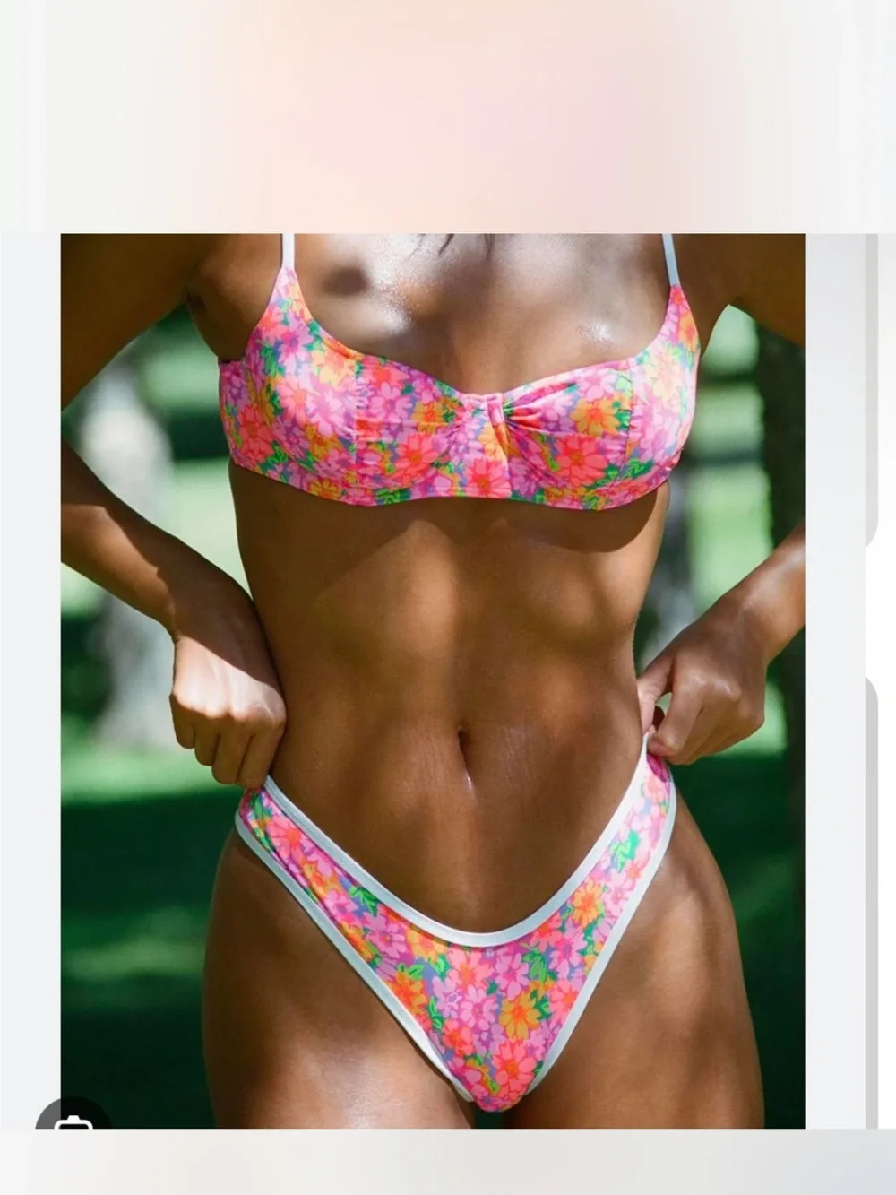 Frankie’s Bikini Daisy Pond Set